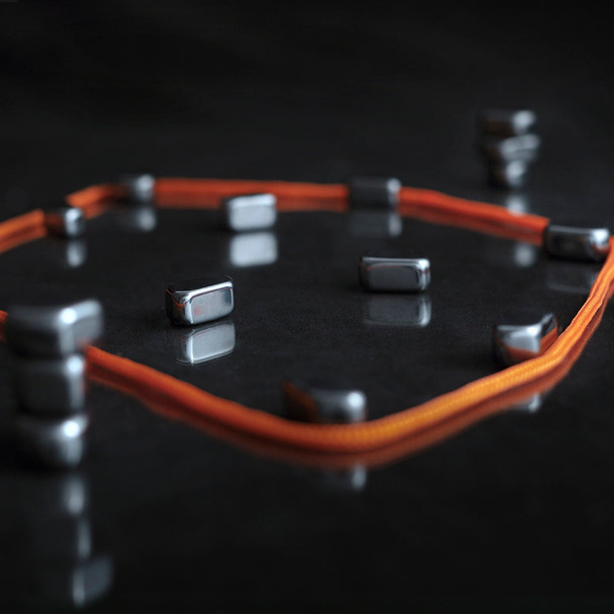 Magnetschack - Spänning möter strategi